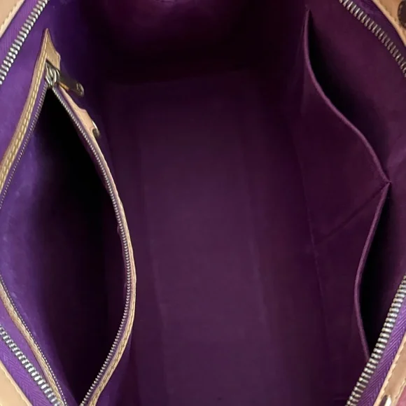 Louis Vuitton Authentic Vernis Brea Handbag with COA - Picture 3 of 15